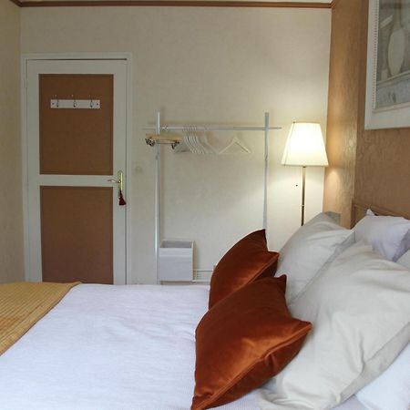 Chambres A La Maison Hermitage Aincourt Εξωτερικό φωτογραφία
