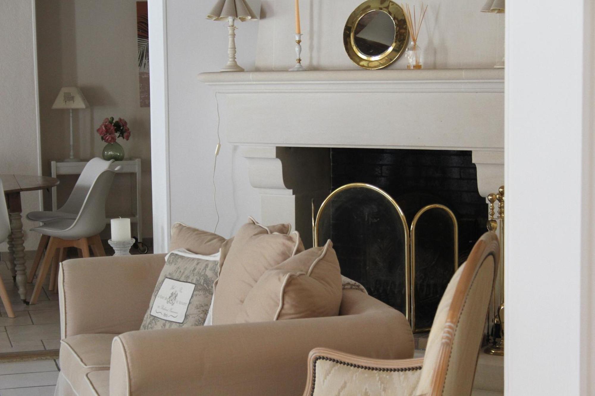 Chambres A La Maison Hermitage Aincourt Εξωτερικό φωτογραφία