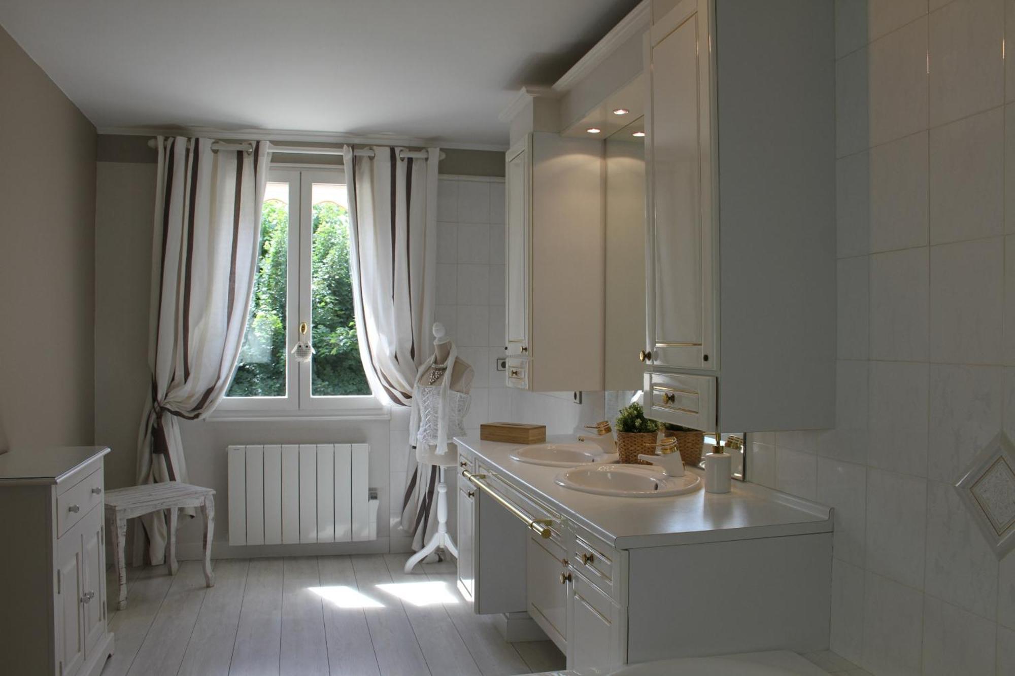 Chambres A La Maison Hermitage Aincourt Εξωτερικό φωτογραφία