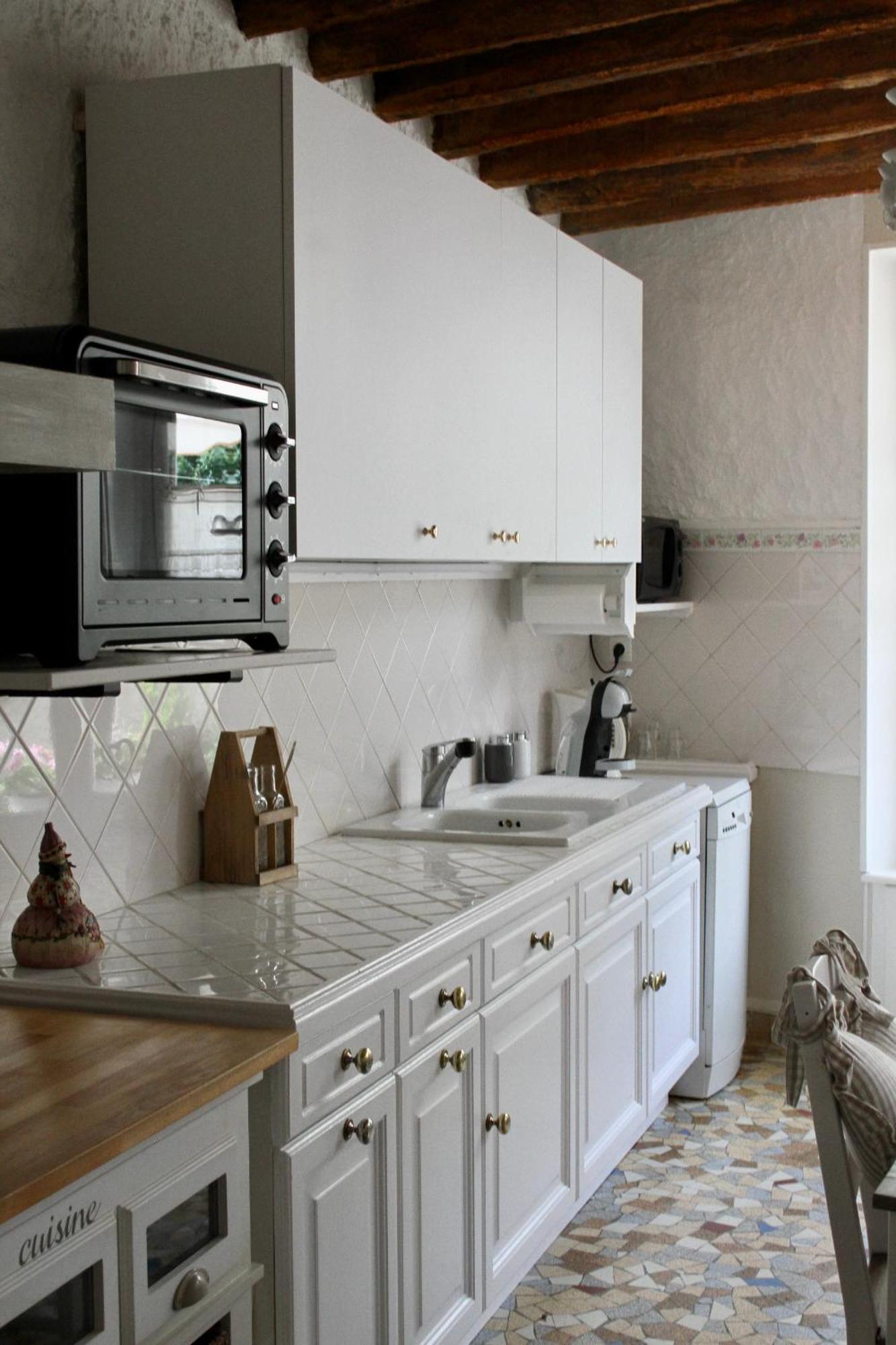 Chambres A La Maison Hermitage Aincourt Εξωτερικό φωτογραφία