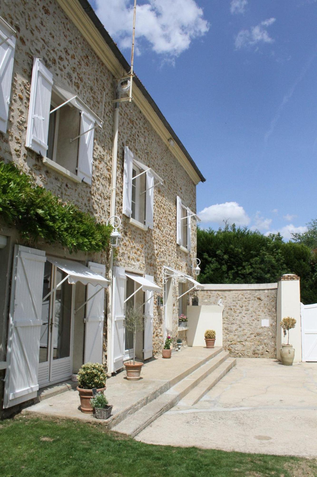 Chambres A La Maison Hermitage Aincourt Εξωτερικό φωτογραφία