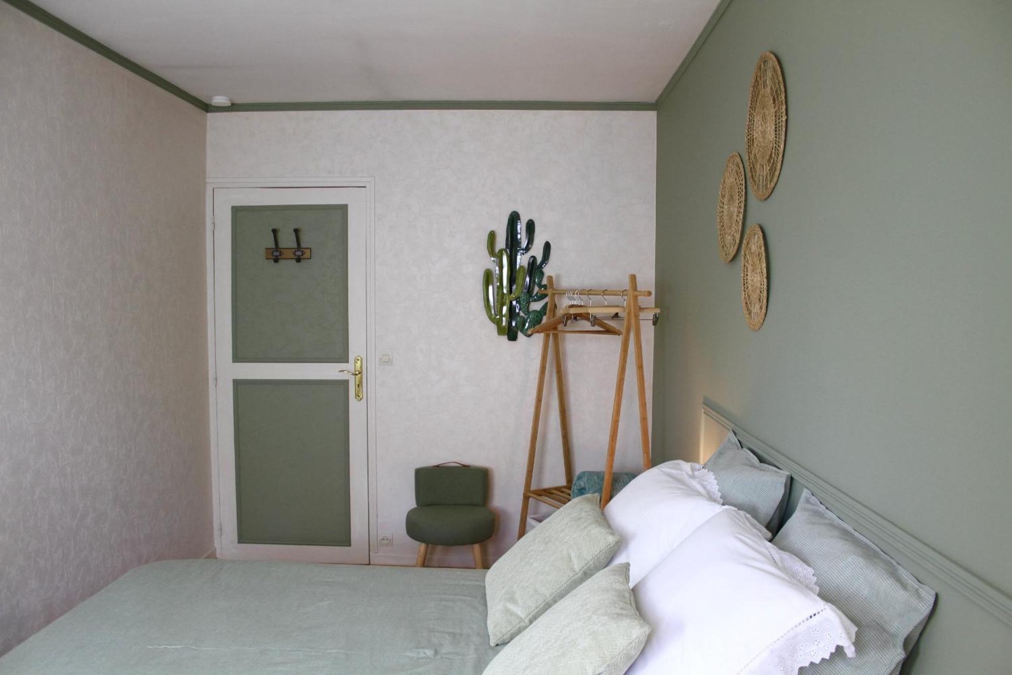 Chambres A La Maison Hermitage Aincourt Εξωτερικό φωτογραφία